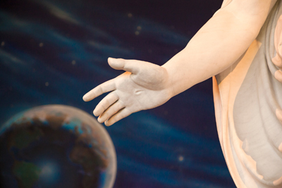 Detalle de la mano de la estatua del Christus. Imagen vía Wikimedia Commons