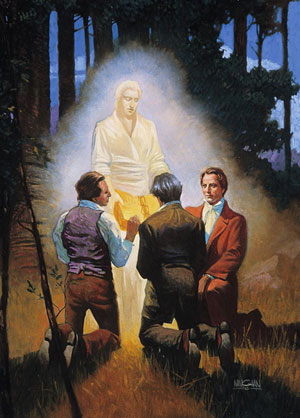 Moroni Shows the Gold Plates to Joseph, Oliver and David (Moroni muestra las planchas de oro a José, Oliver y David) por William L. Maughan