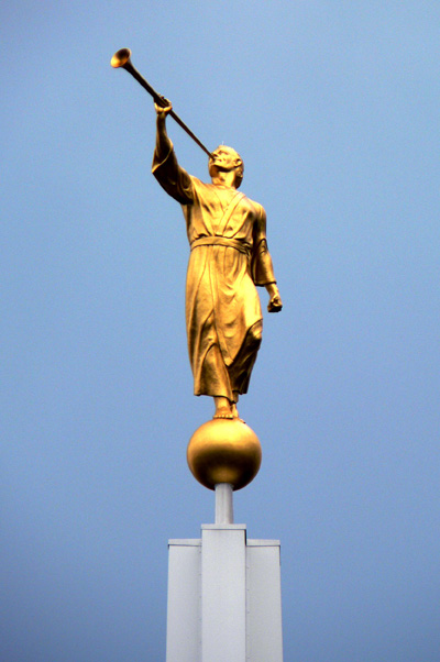 El ángel Moroni. Imagen vía Wikimedia Commons