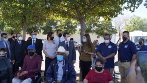 Ceremonia de obra humanitaria en México, entrega de sillas de ruedas